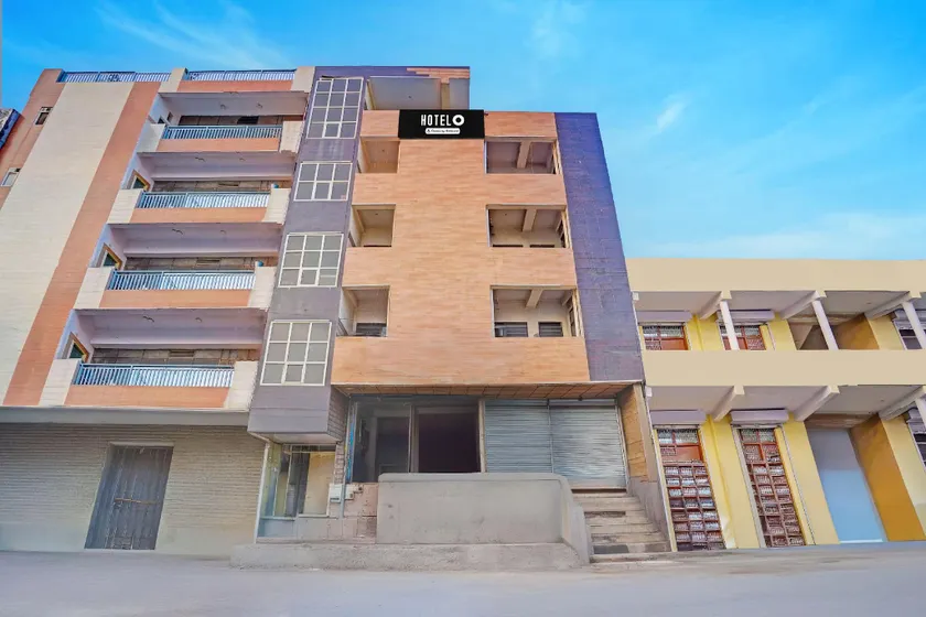 Hotel Aditya Residency - Image 1