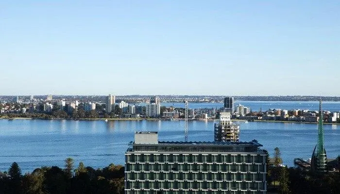 CENTRAL CBD EXEC STUNNING VIEW WIFI NETFLIX WINE - Image 1