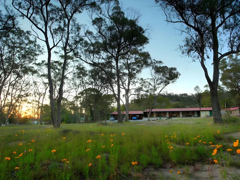 Murray Gardens Motel - Image 1
