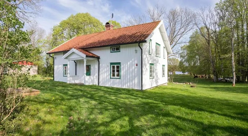 Lunneviken Hof Countryside Lakehouse - Image 1