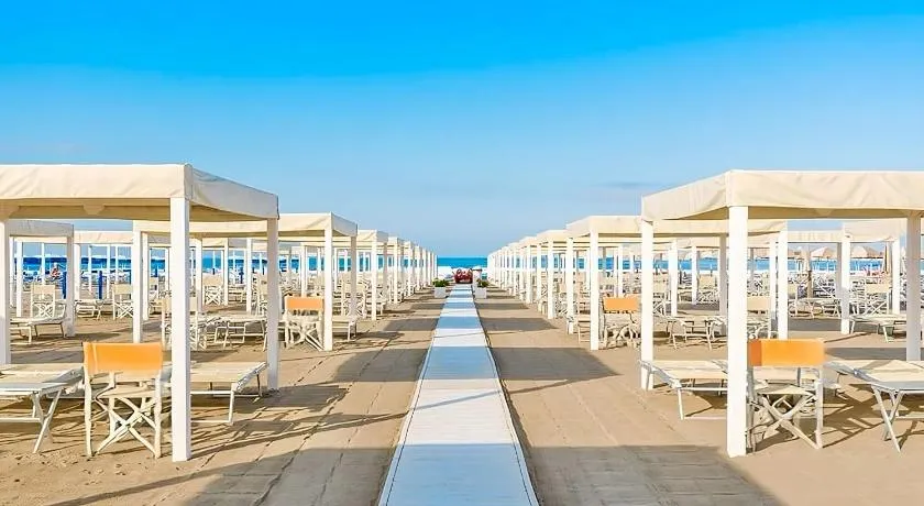 Regina Beach Holiday Apartments - Image 1