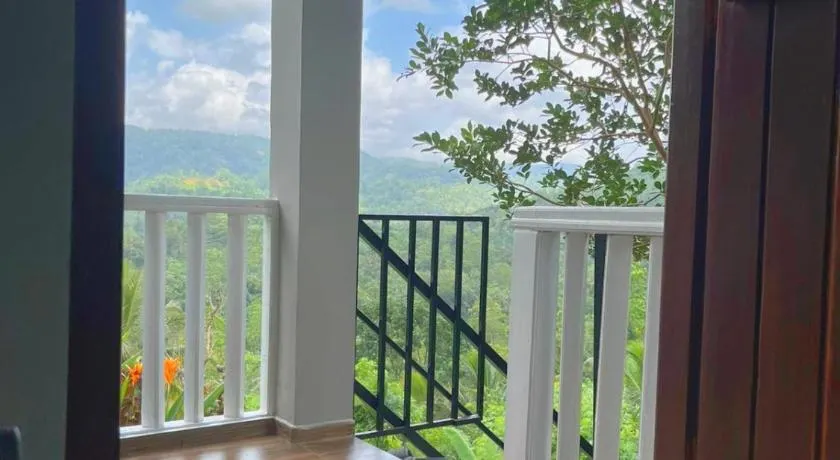 Rainforest Nature House - Image 1