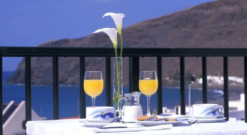 Cala Apartamentos - Image 1