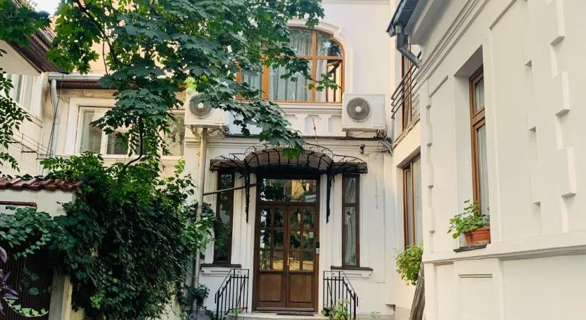 Happy Accomodation - Image 1
