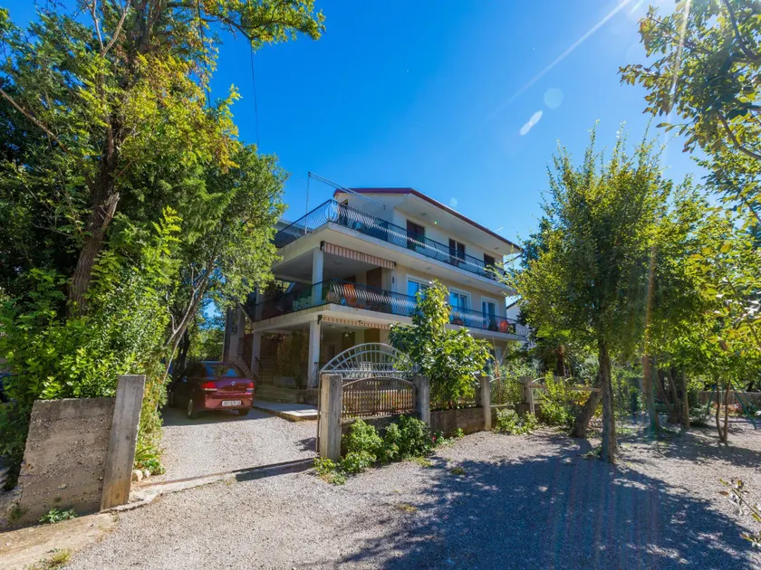 Apartments Pinty - Image 1