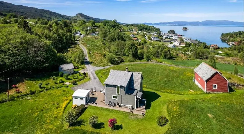 5 Bedroom Cozy Home In Bjoa - Image 1