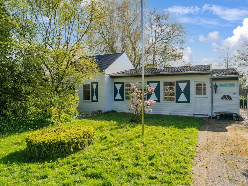 Amazing holiday home with spacious garden - Image 1