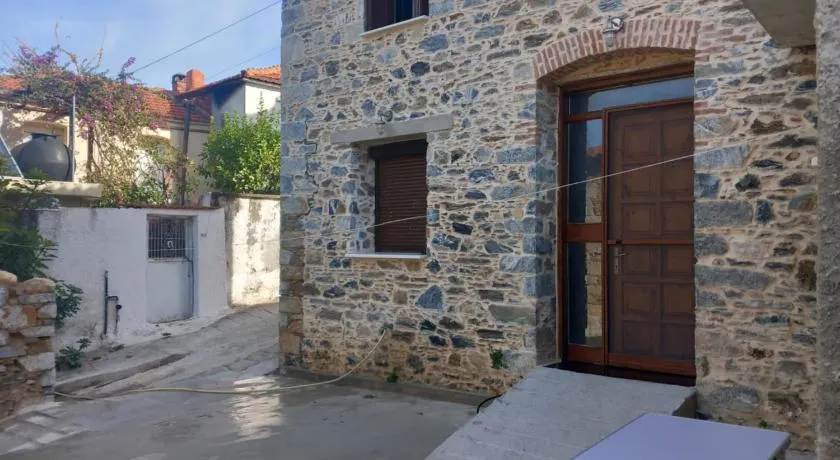 Malama's House - Image 1