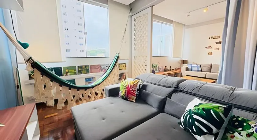 Apto Lúmina, 2Q, espaço de trabalho, Wifi, localização central, ampla e confortável - Image 1