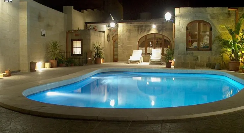 Barumbara Farmhouse - Image 1