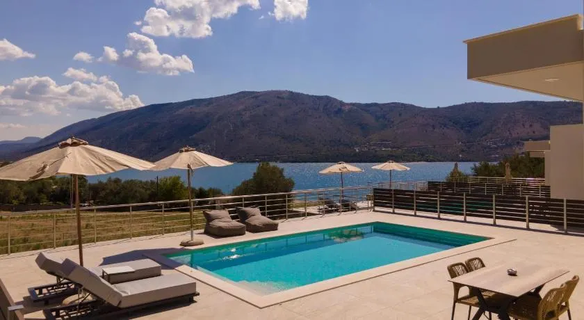 Plataria Sunrise Resort - Image 1