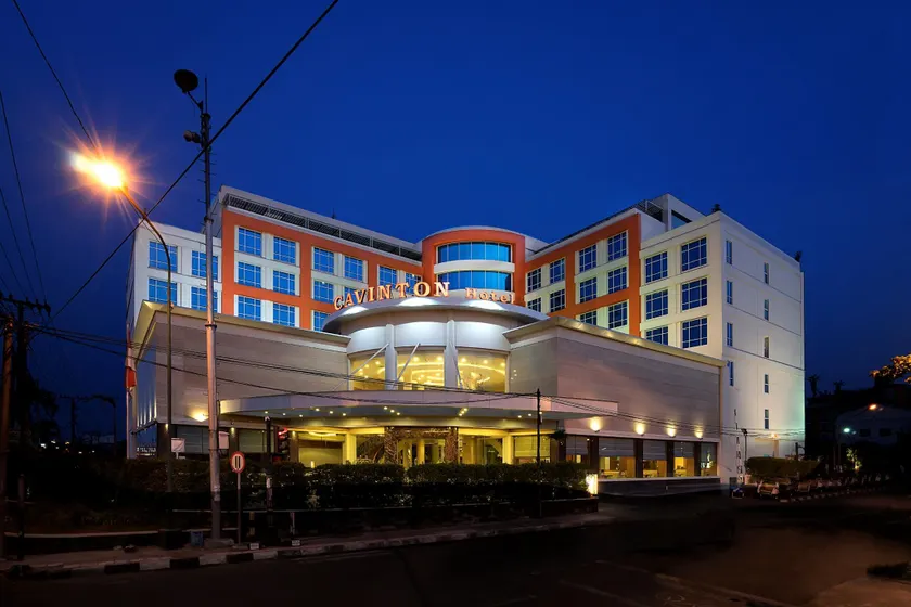 Cavinton Hotel Malioboro Yogyakarta - Image 1