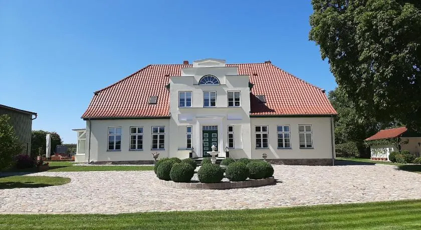 Gutshaus Neu Farpen - Image 1