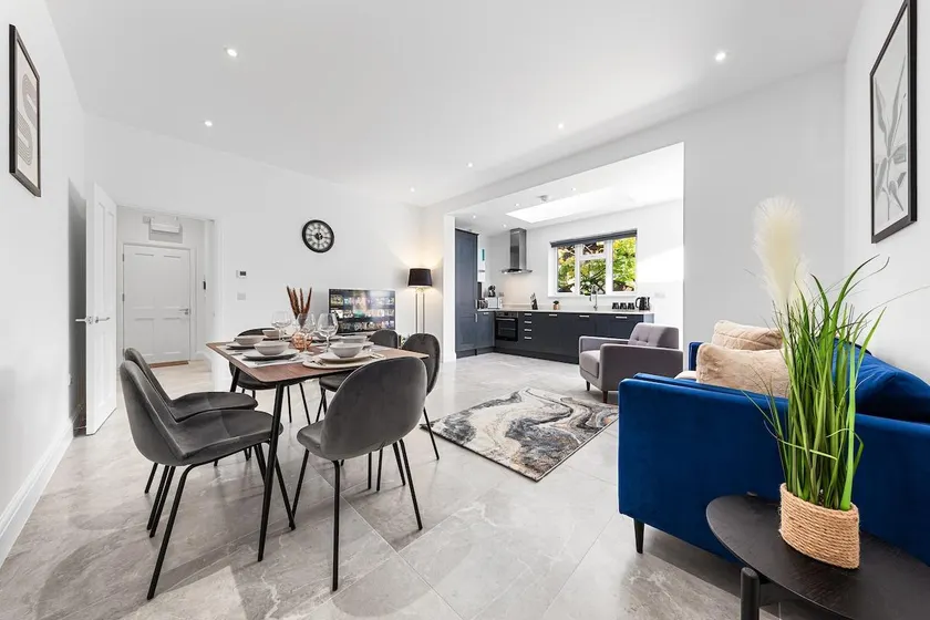 SERCASA ~ Woodside Park ~ North Finchley - Image 1