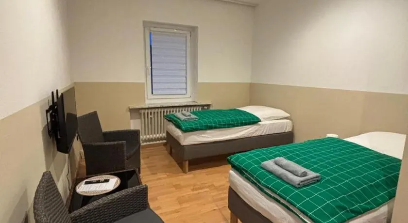 Doppelzimmer-TV-Bad- Kühlschrank-8 - Image 1