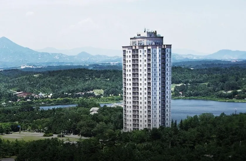 Yeongrangho Resort - Image 1