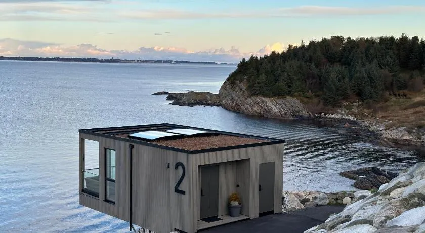 Hideaway Herdla luxurious cabins 15 m above the sea - Image 1
