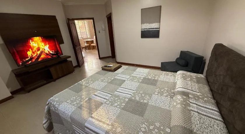 Habitación Crucitas Piedra en Machala - Image 1
