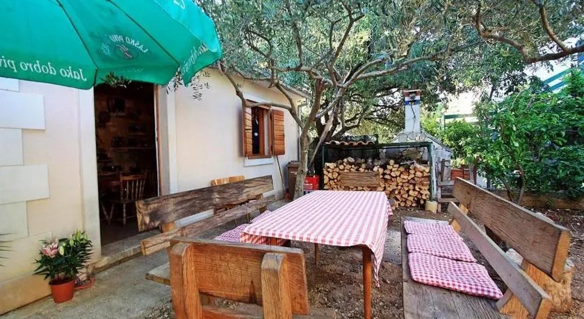 Seaside holiday house Mirca, Brac - 24033 - Image 1