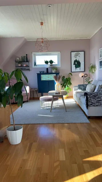 Two-bedroom apartment with loft - Image 1