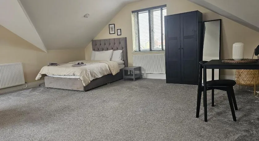 1 Bed Loft - Sleeps 2 - Parking - Wifi - Image 1