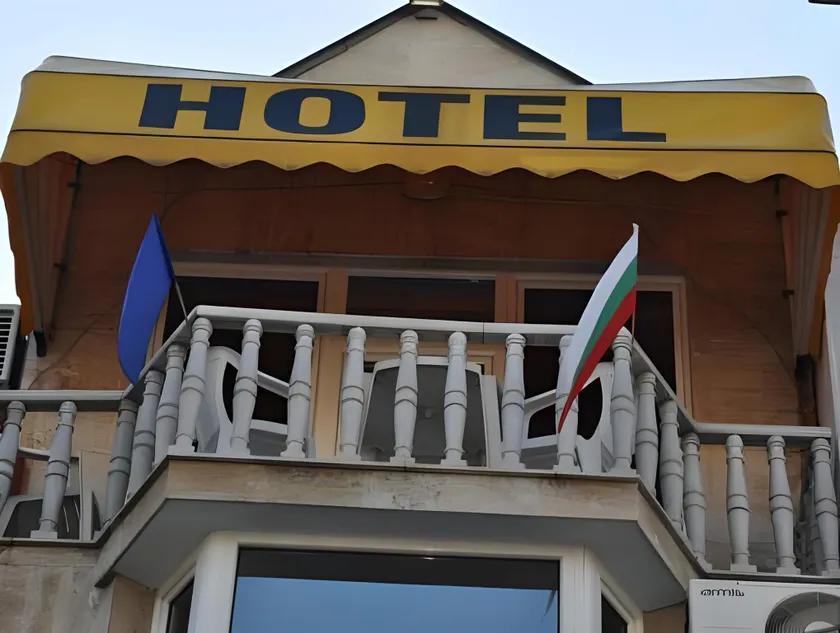 Mini Hotel-Bohemi - Image 1