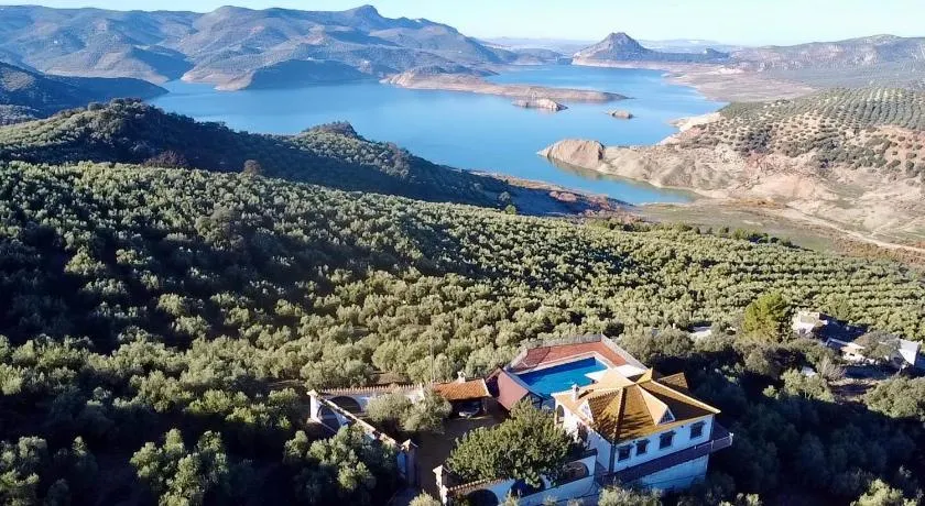 La Villa del Lago - Image 1
