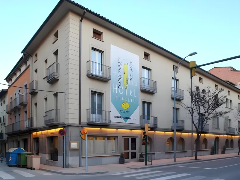 Hotel Torres Manlleu - Image 1