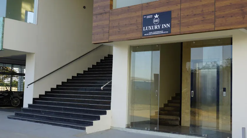 D D Luxury Inn - Image 1