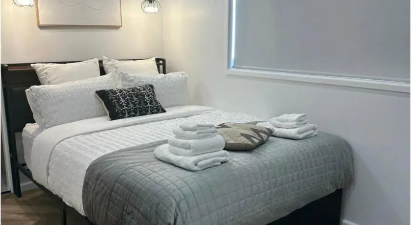 Resort-style living -pool - Image 1