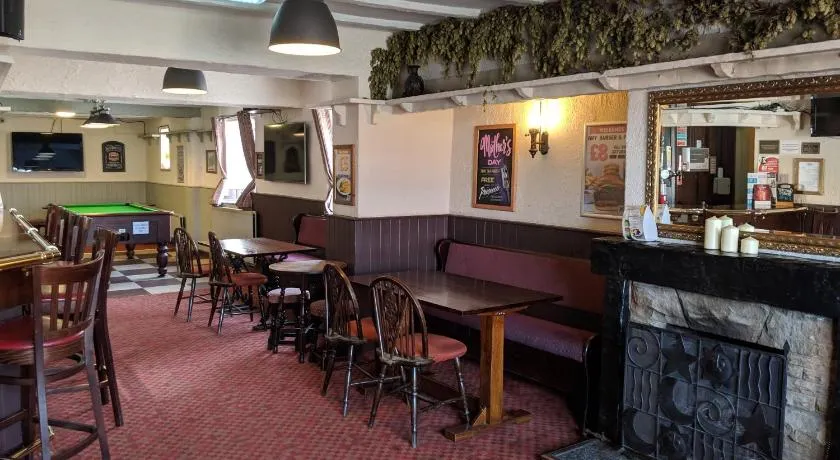 The Queens Head - Image 1