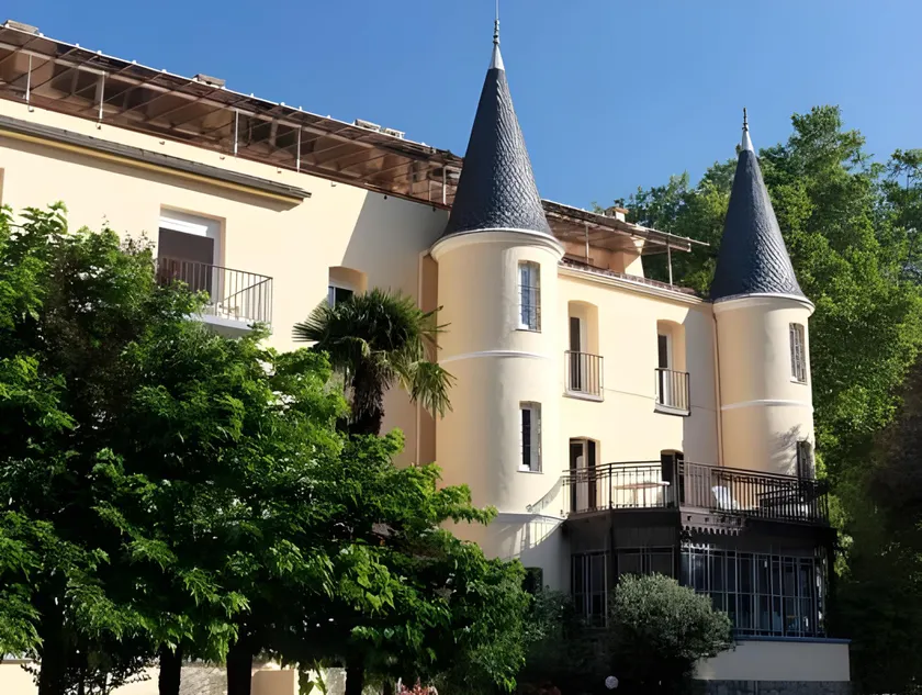 Appart'Hotel-Restaurant Castel Emeraude - Image 1