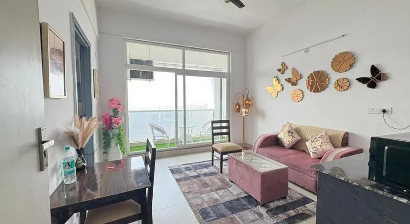 Spectrum Metro Mall 1bhk With Swimming Apartment Sector 75 Noida - Image 1