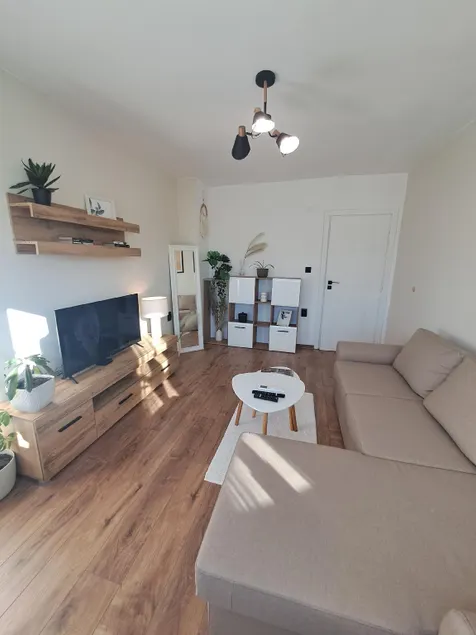 White House Apartments - Boho - Image 1