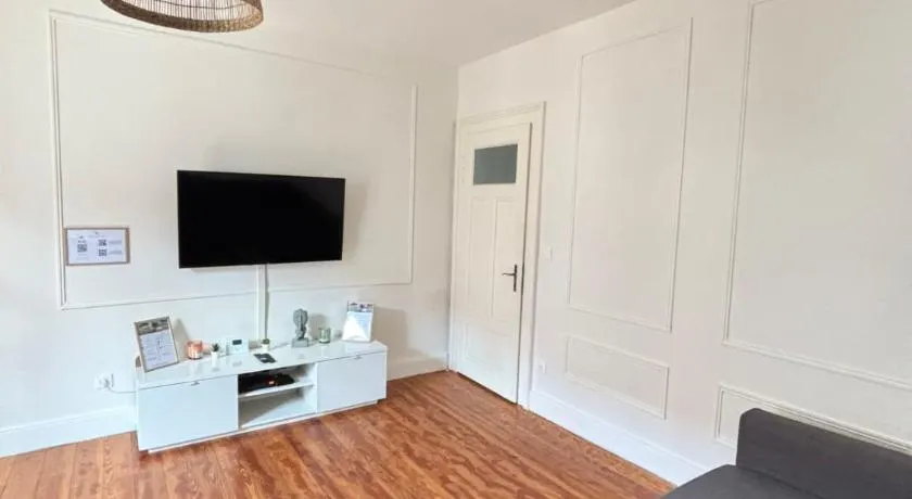 Soh Rent Appartement 3 proche gare et Centre de Strasbourg TV Wifi - Balcon - Image 1