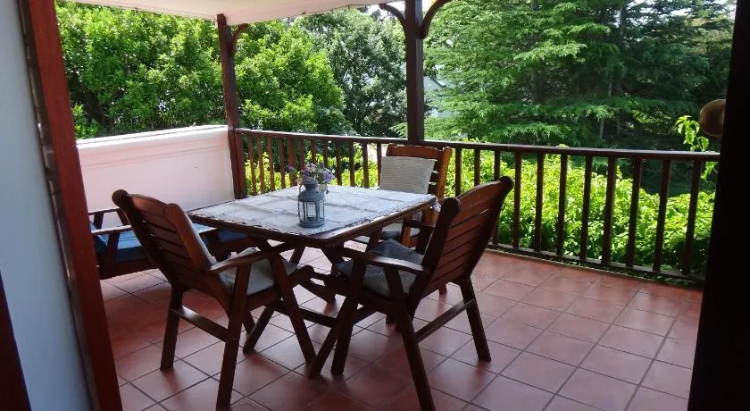 Belvidere Garden Apartment - Image 1