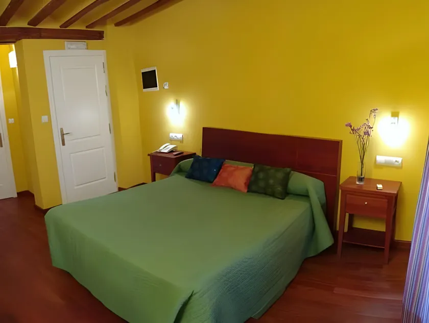 Hotel Almunia - Image 1