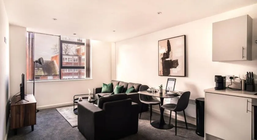 Contemporary 1 Bed Apartment in Central Preston - Image 1