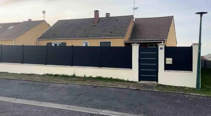 Maison dans Résidence pavillonnaire paisible - Image 1