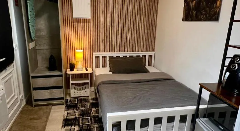 Private Modern suite - Image 1