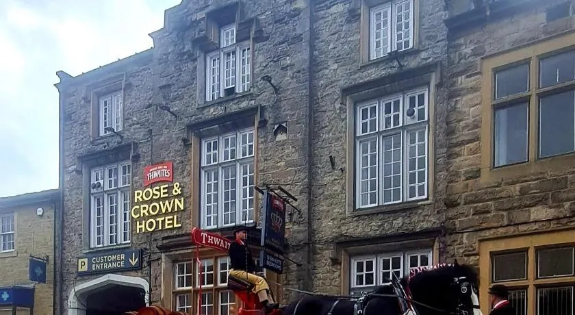 The Rose and Crown Hotel - Image 1