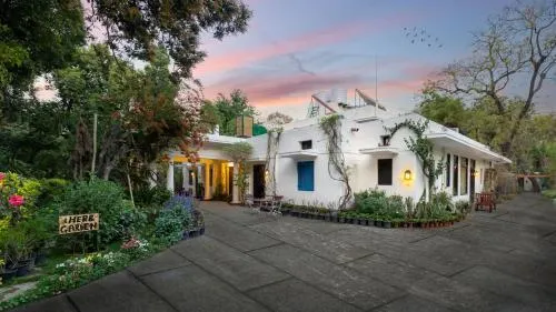Lutyens Bungalow - Image 1