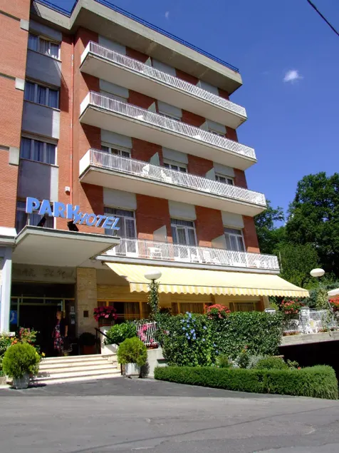 PARK HOTEL - Image 1