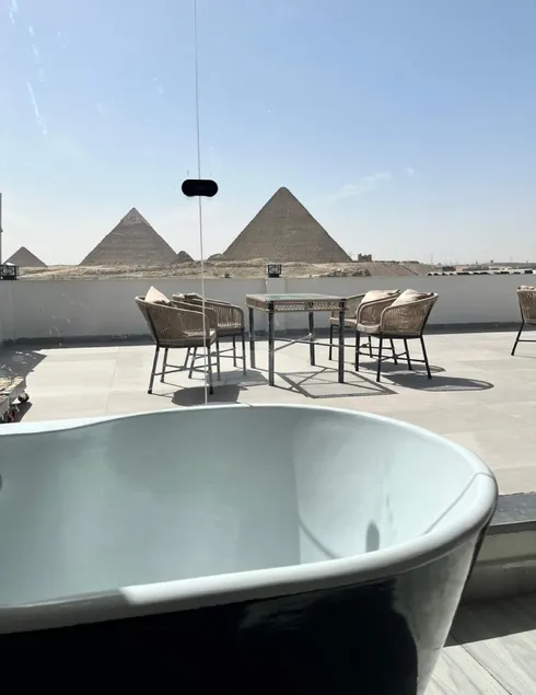 Pyramids window - Image 1