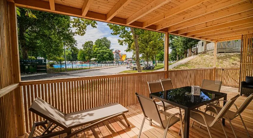 Gemütliche Camping-Unterkunft mit Terrasse und Grill - Image 1