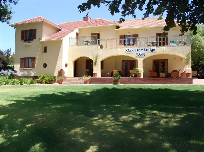 Oak Tree Lodge - Image 1