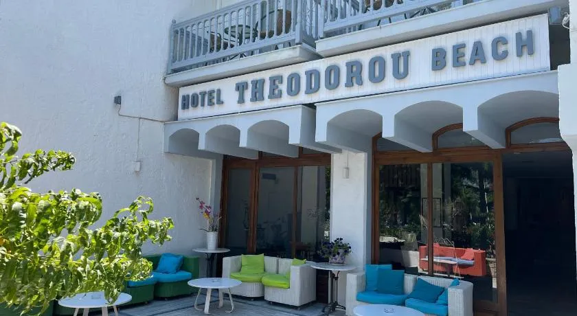 Theodorou Beach Hotel Apartments - Image 1