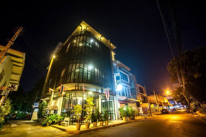 De Poem Loft Boutique Residence - Image 1