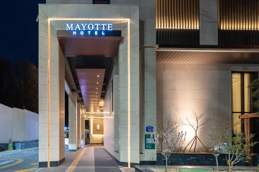 Hotel Mayotte - Image 1
