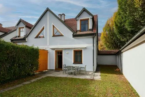 DAS BURGENNEST mit Sonnentherme-Bademantelgang & Garten, Smart-TV, Fast WIFI - Image 1